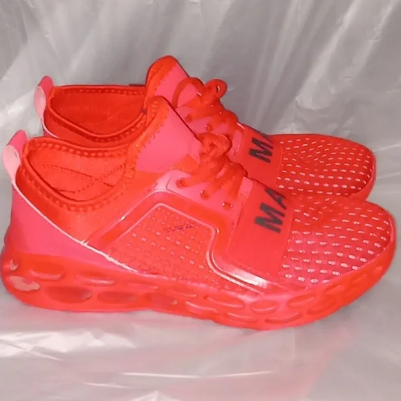 Nike Air Max Men's Shoes Size 9.  Red - Picture 3 of 9